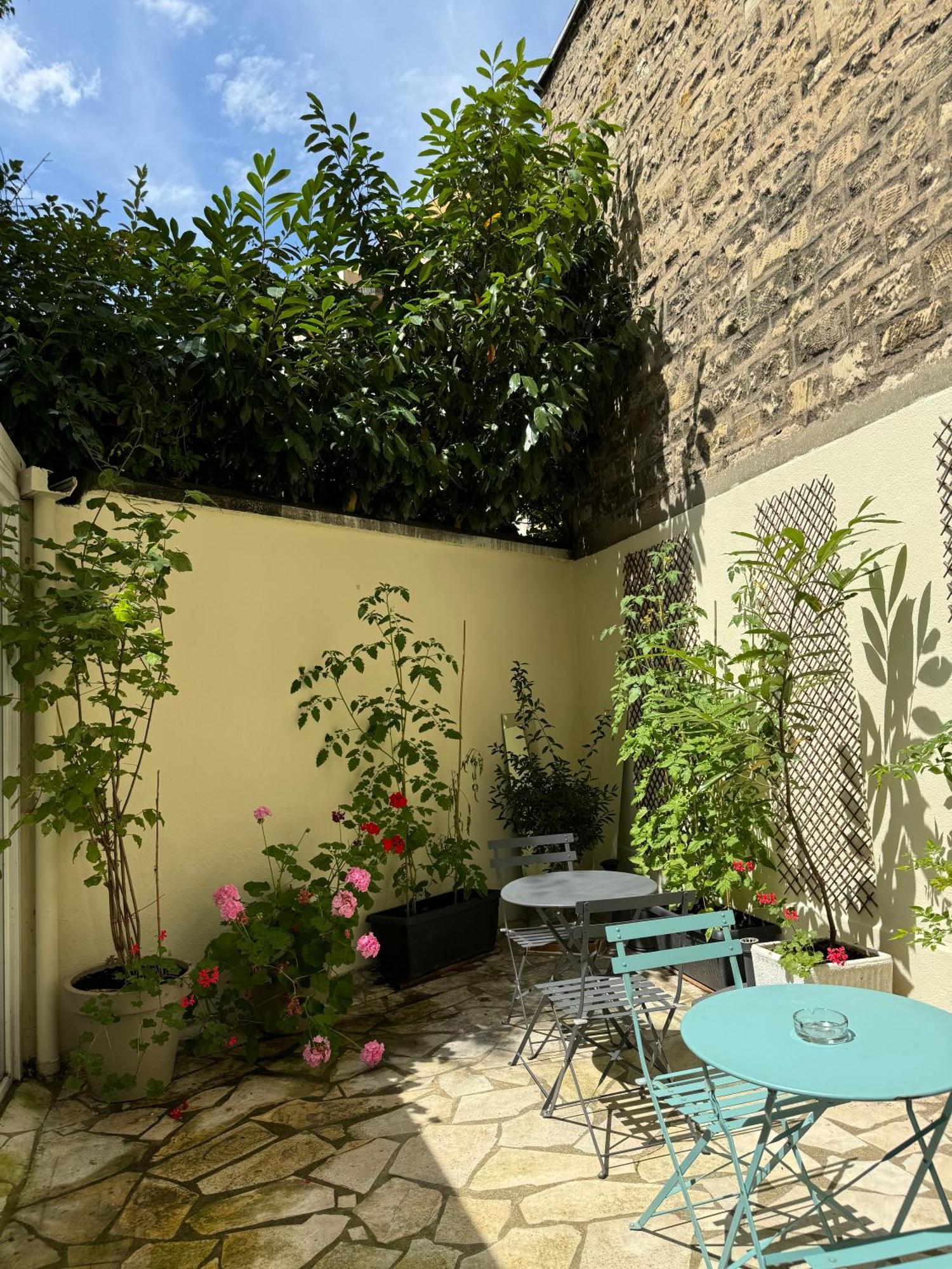 Hipotel Lilas Gambetta Paris Bagian luar foto